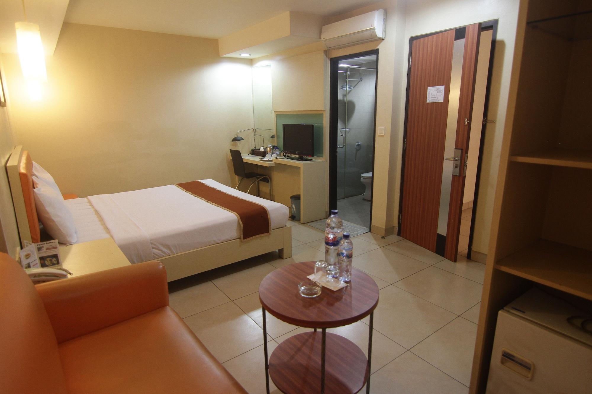 Rota International Hotel Giacarta Esterno foto