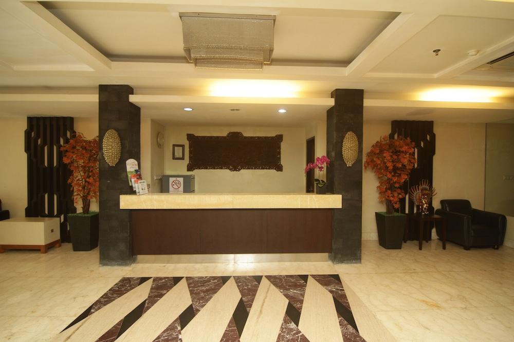 Rota International Hotel Giacarta Esterno foto