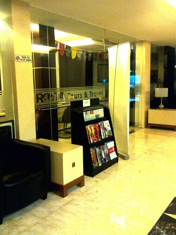 Rota International Hotel Giacarta Esterno foto