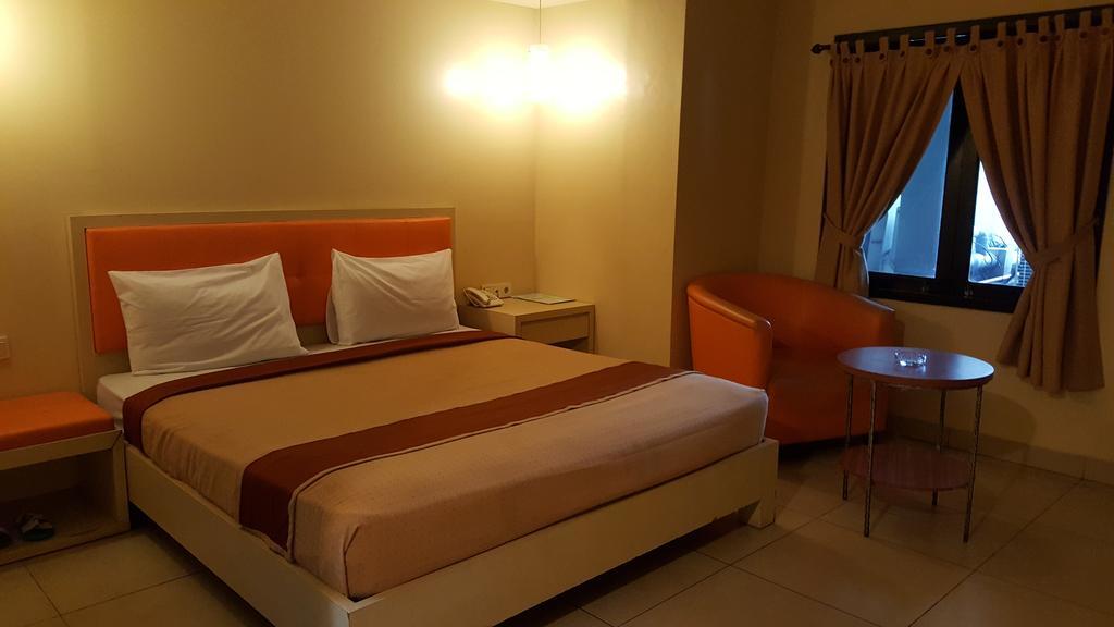 Rota International Hotel Giacarta Esterno foto