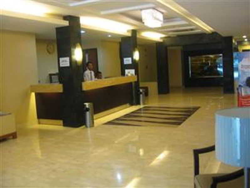 Rota International Hotel Giacarta Esterno foto